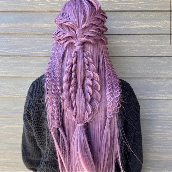 Accessories - - 💫 22” LILAC STRAIGHT LACE FRONT WIG *NEW*
…